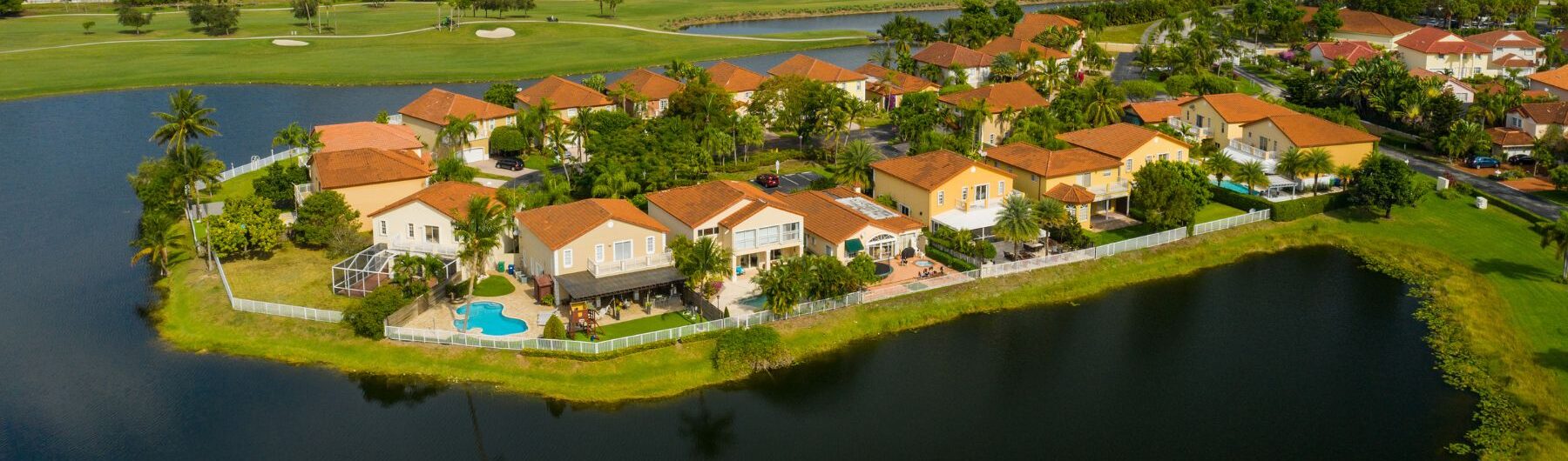 florida homes backing up to a pond